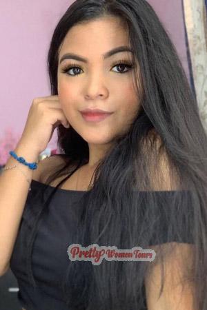 201731 - Laura Age: 21 - Colombia