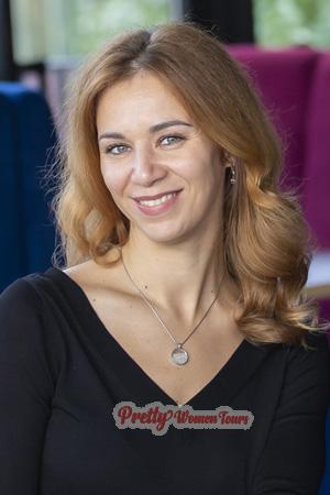 206073 - Anastasia Age: 34 - Russia