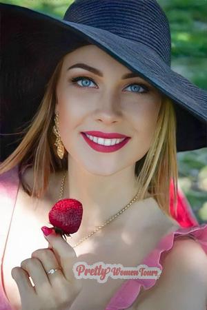 208568 - Elena Age: 36 - Russia