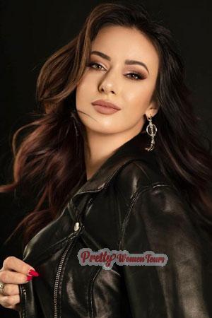 212222 - Yuliia Age: 37 - Ukraine