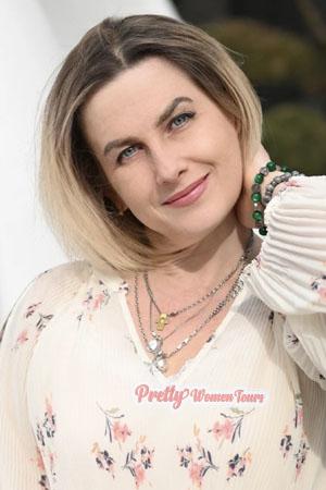 220668 - Viktoriia Age: 51 - Ukraine