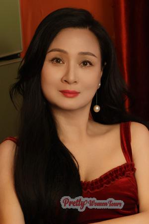 221577 - Jacelyn Age: 52 - China